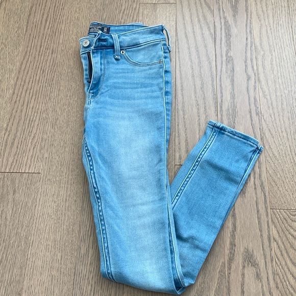 Abercrombie & Finch Women’s Jeans - Picture 3 of 7